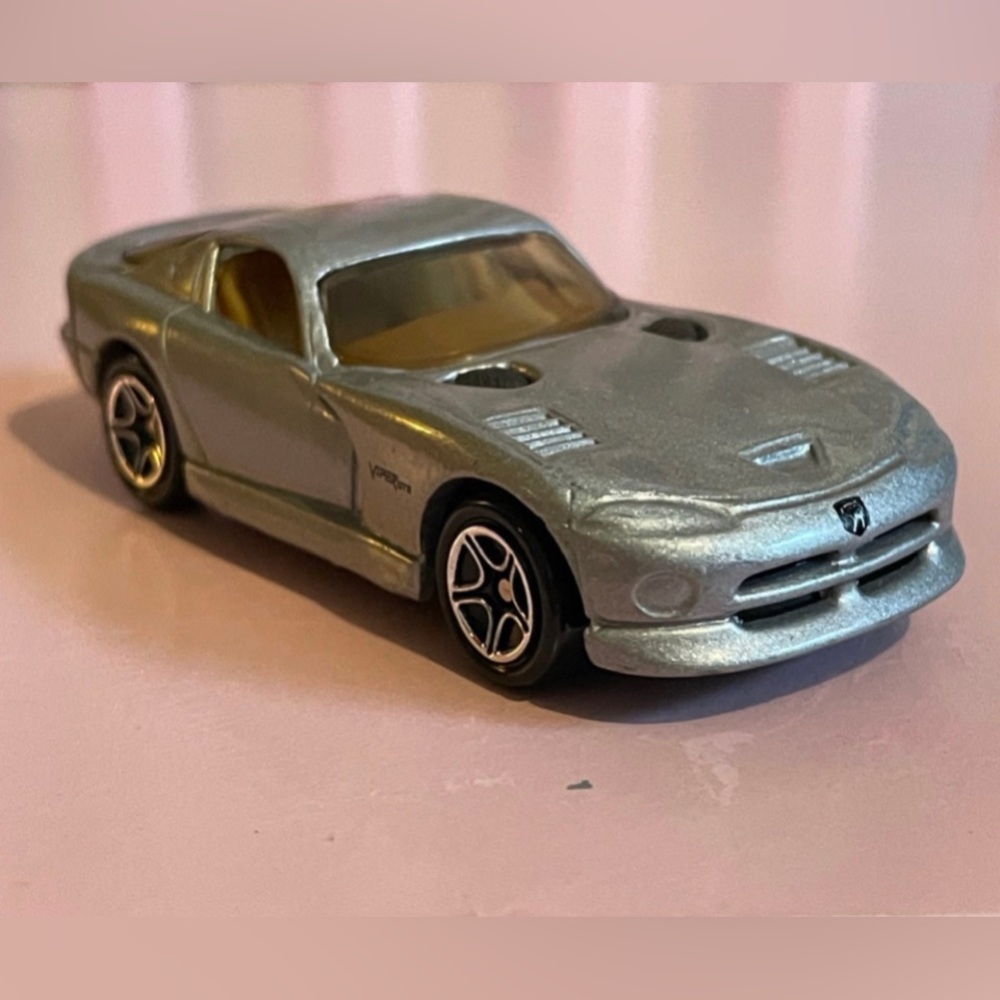 Vintage Matchbox Gray 1995 Dodge Viper GTS 1:64